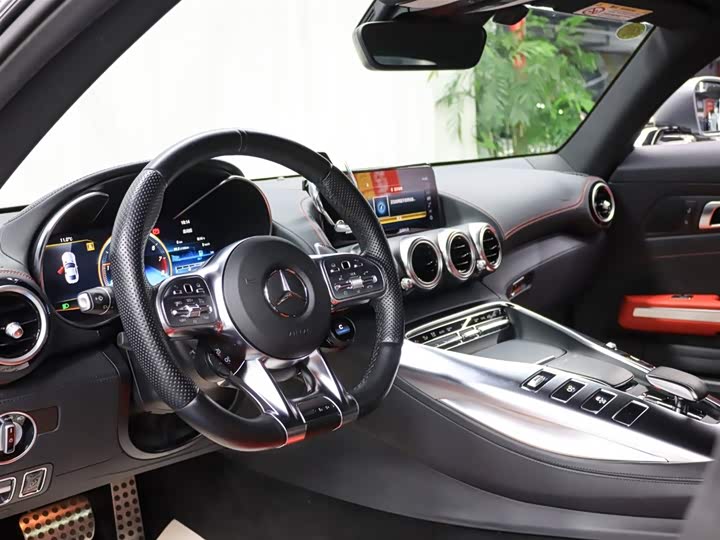 Фото 8 - Mercedes-Benz AMG GT