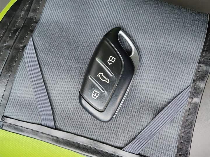 Фото 9 - Roewe Clever