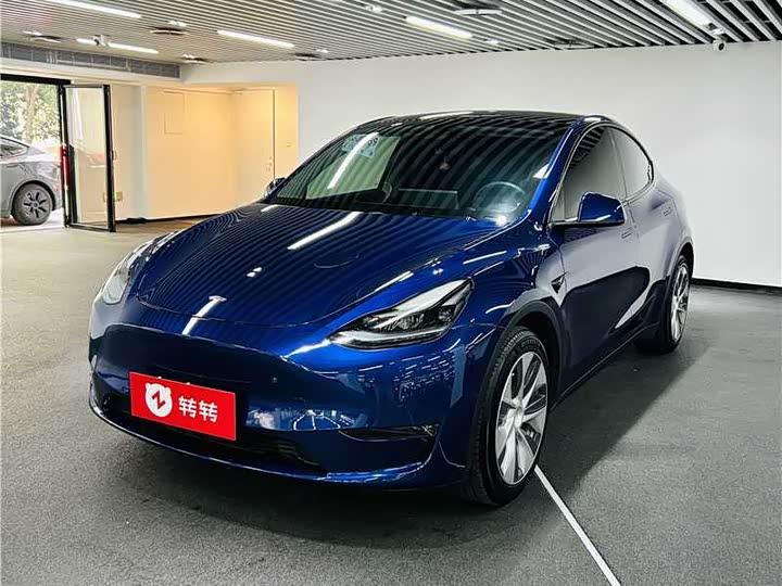 Фото 1 - Tesla Model Y