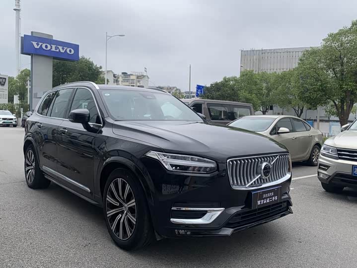 Фото 6 - Volvo XC90
