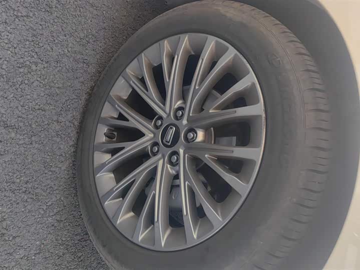 Фото 6 - Bestune B70