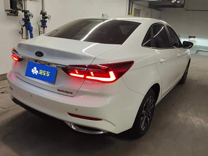 Фото 3 - Ford Escort