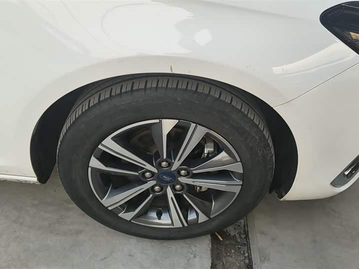 Фото 6 - Ford Escort