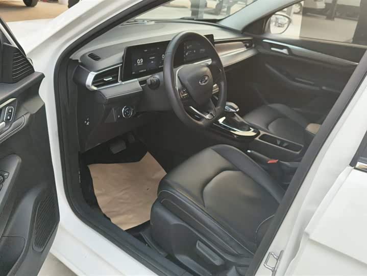 Фото 9 - Ford Escort