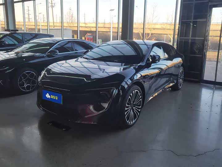 Фото 1 - Avatr 12