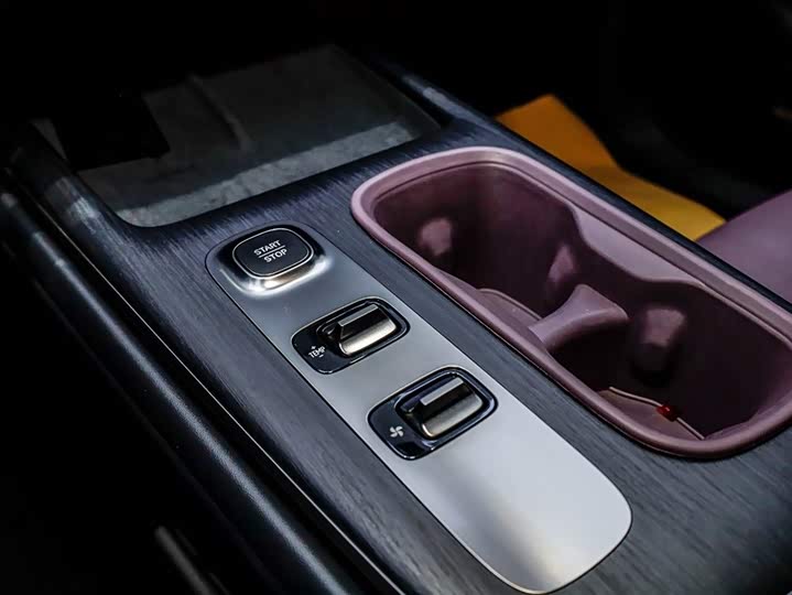 Фото 3 - Xiaomi SU7