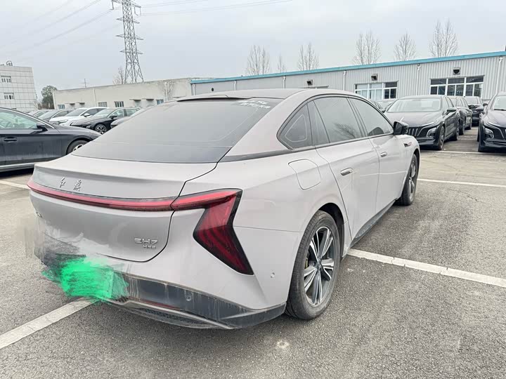 Фото 8 - Hongqi EH7