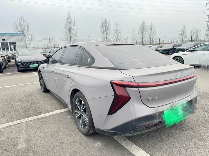 Фото 9 - Hongqi EH7