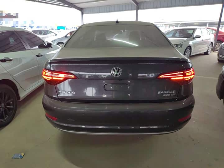 Фото 6 - Volkswagen Sagitar L