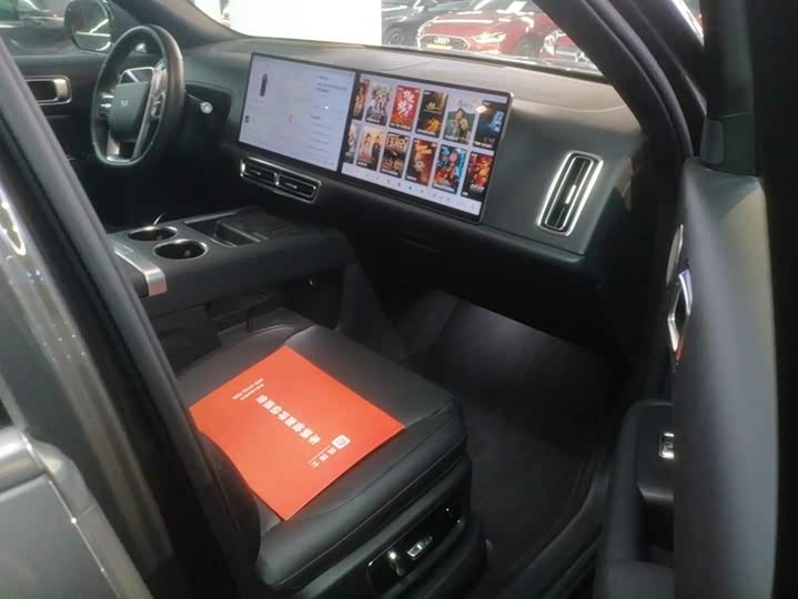 Фото 8 - LiXiang L8