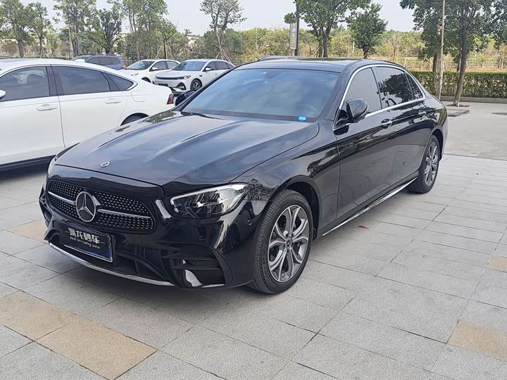 Zdjęcie 1 - Mercedes-Benz E-Class