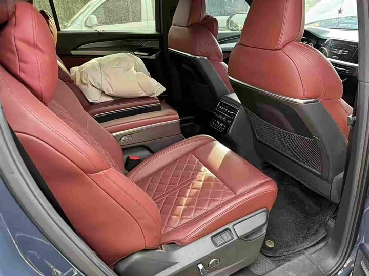 Фото 5 - Audi Q6