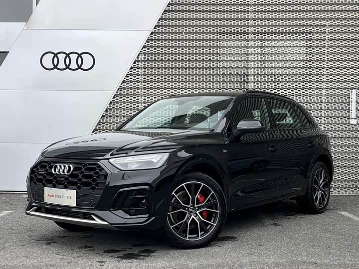 Фото 1 - Audi Q5L