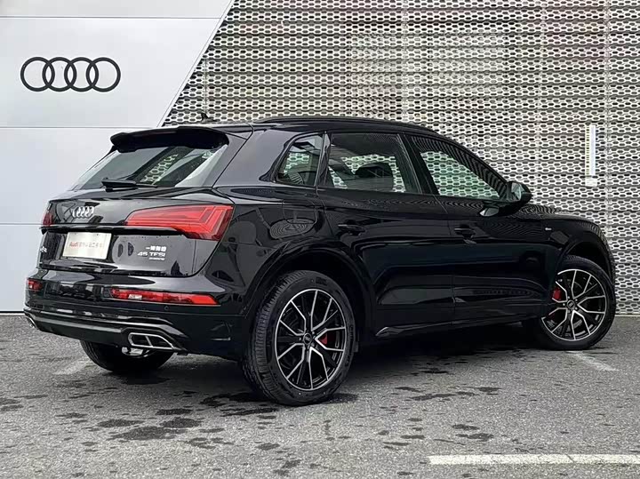 Фото 4 - Audi Q5L