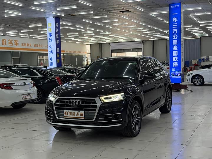 Фото 1 - Audi Q5L