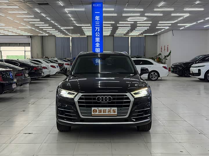 Фото 2 - Audi Q5L