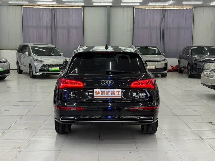 Фото 9 - Audi Q5L