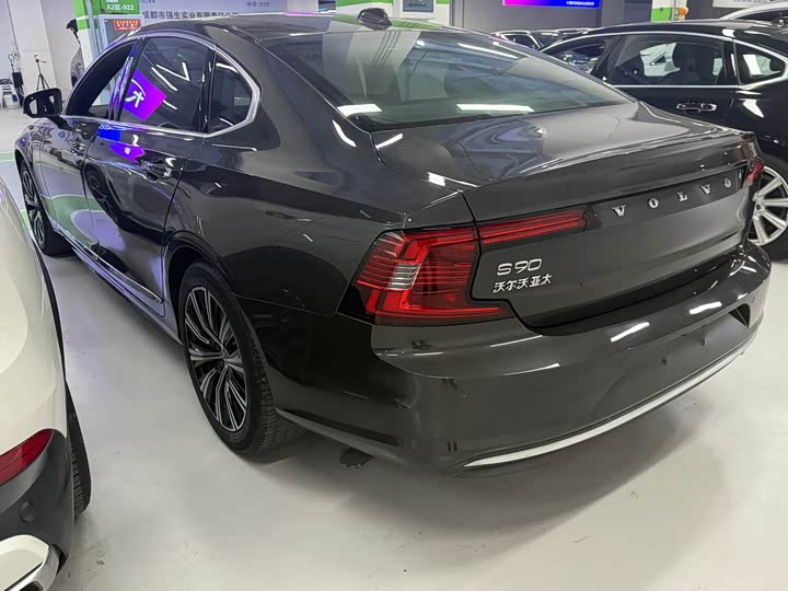 Фото 7 - Volvo S90