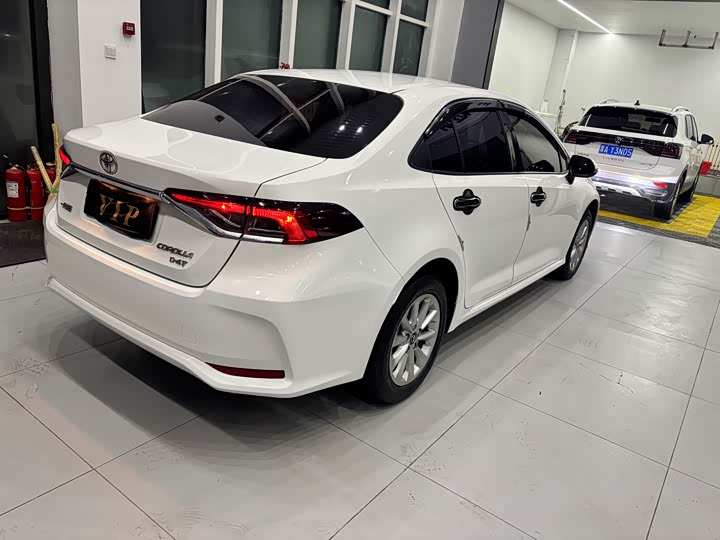 Фото 6 - Toyota Corolla