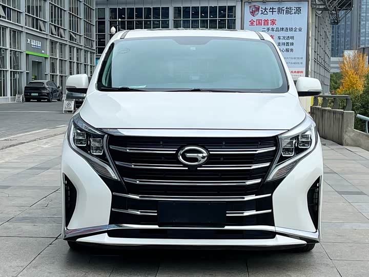 Фото 2 - GAC Trumpchi M8