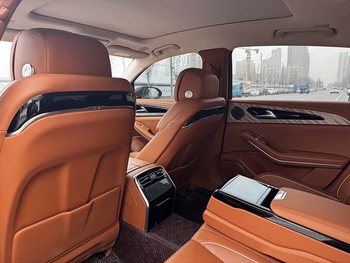 Фото 7 - Hongqi H9