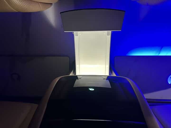 Фото 5 - Denza D9