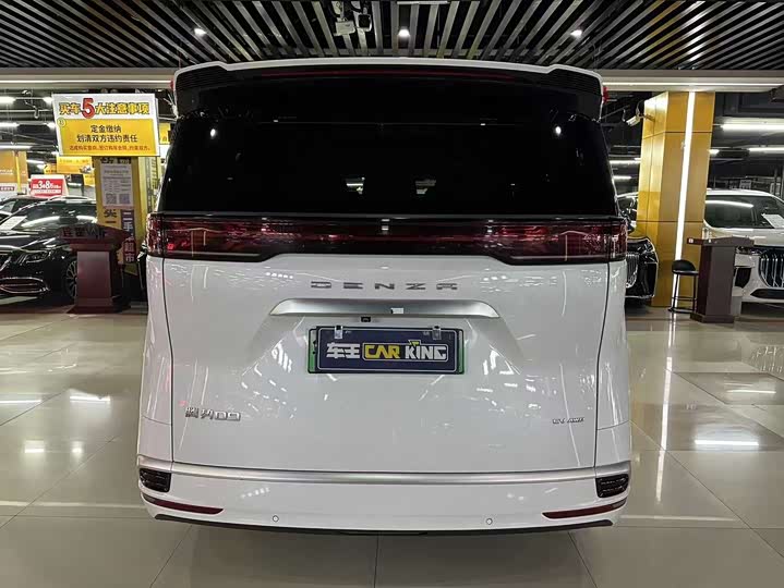 Фото 7 - Denza D9