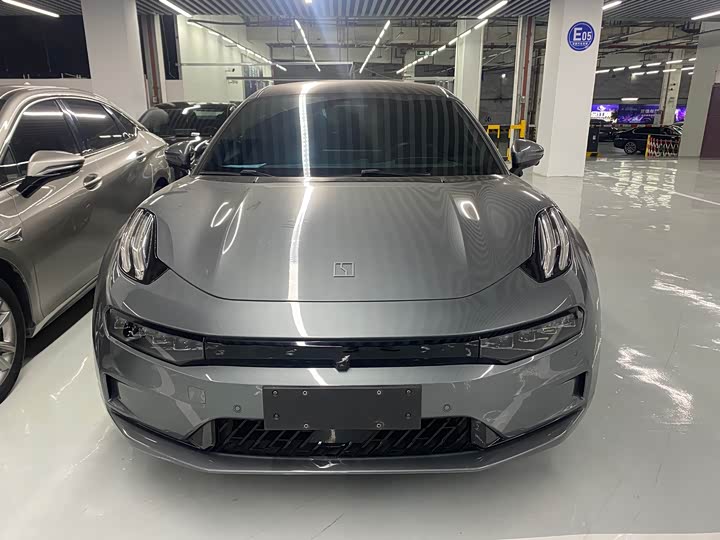 Фото 2 - Zeekr 001