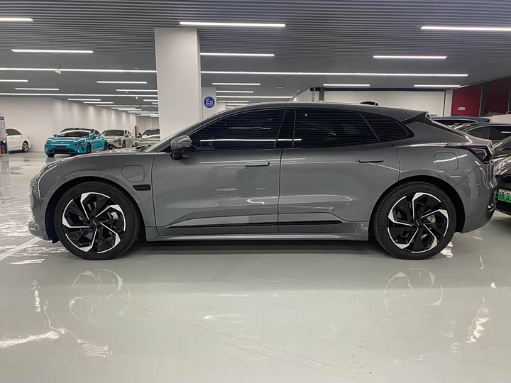 Фото 4 - Zeekr 001