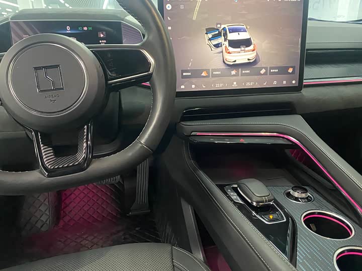 Фото 8 - Zeekr 001