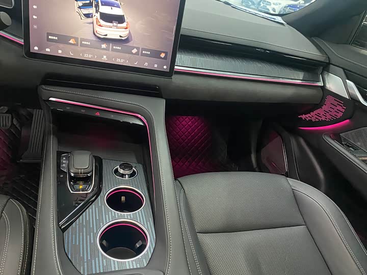 Фото 9 - Zeekr 001