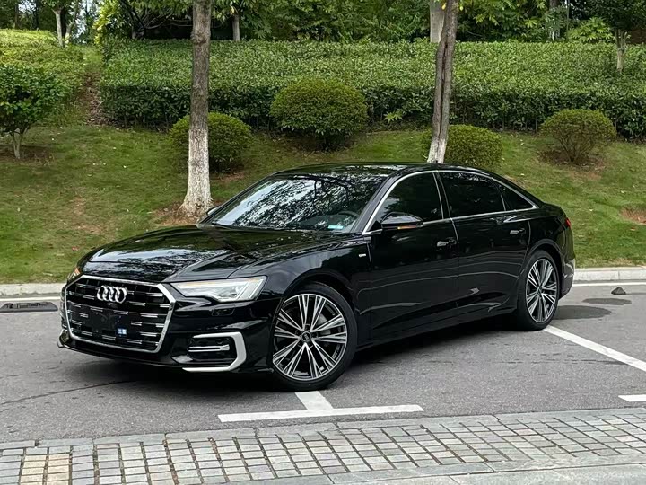 Фото 1 - Audi A6L