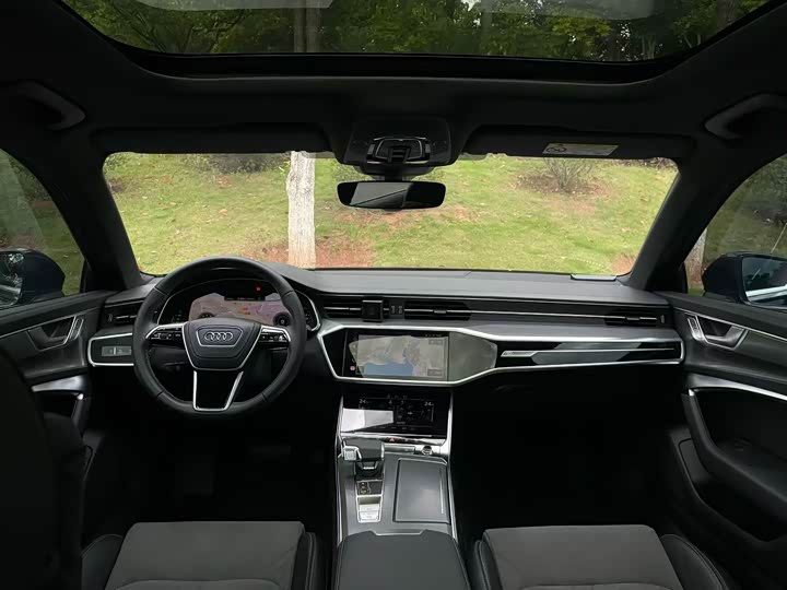 Фото 5 - Audi A6L