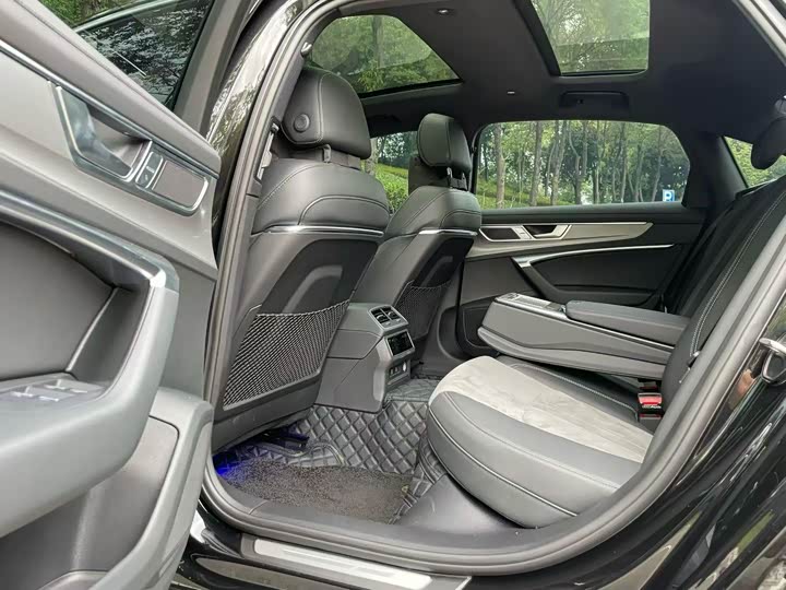 Фото 6 - Audi A6L