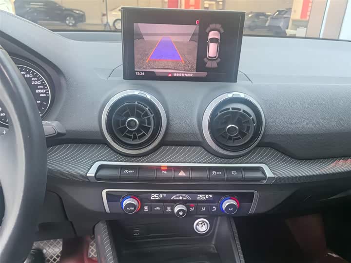 Фото 9 - Audi Q2L