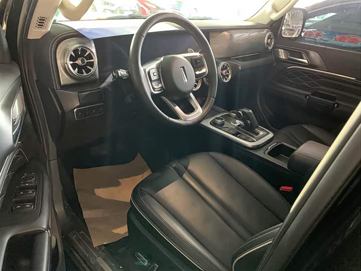 Фото 8 - Tank 300