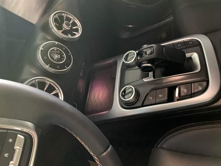 Фото 9 - Tank 300