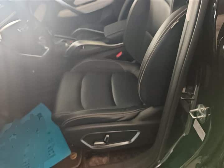 Фото 9 - Geely Atlas