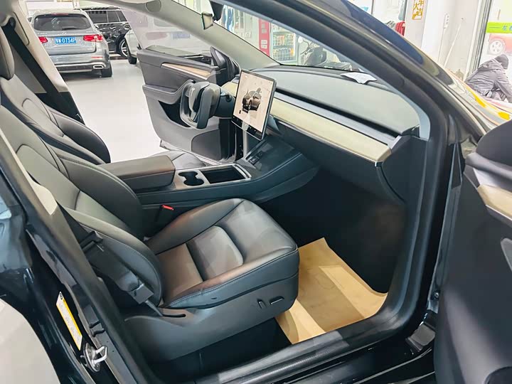 Фото 9 - Tesla Model Y