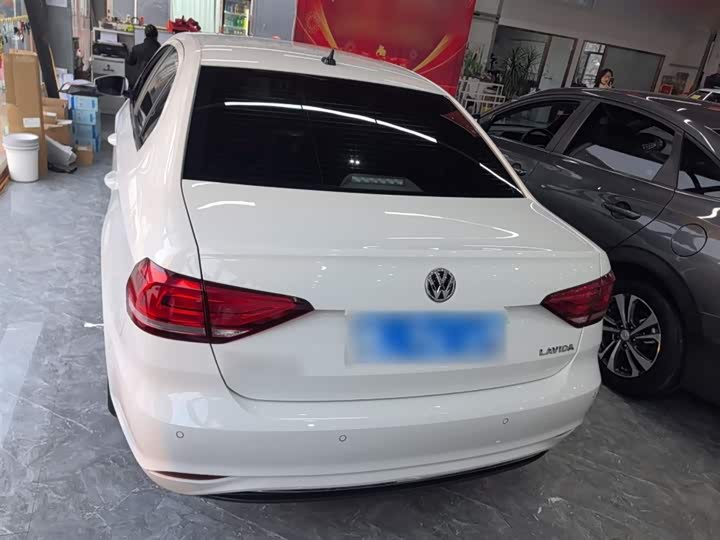 Фото 6 - Volkswagen Lavida