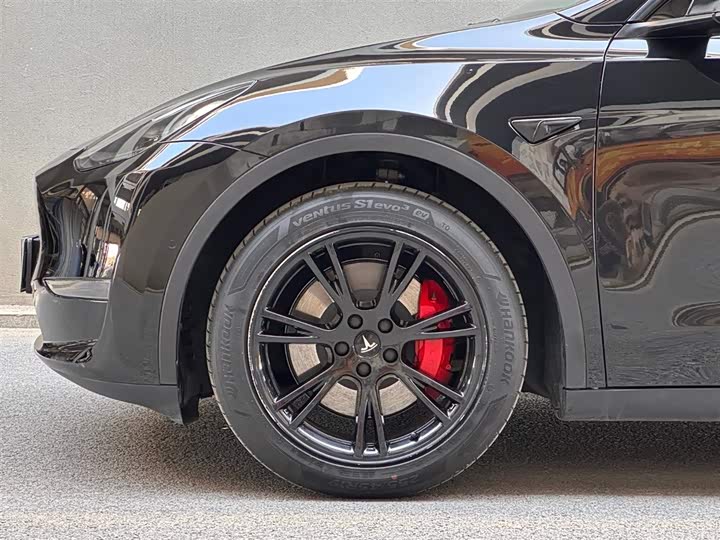 Фото 6 - Tesla Model Y