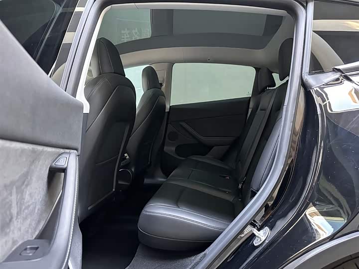 Фото 8 - Tesla Model Y