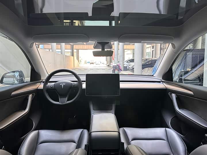 Фото 9 - Tesla Model Y