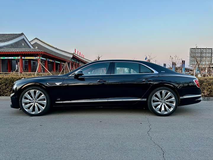 Фото 7 - Bentley Flying Spur