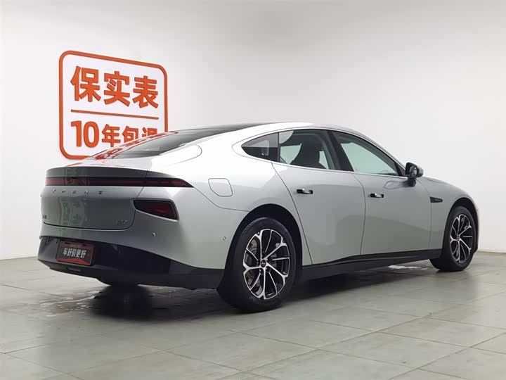 Фото 2 - XPeng P7