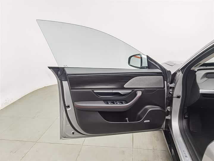 Фото 8 - XPeng P7