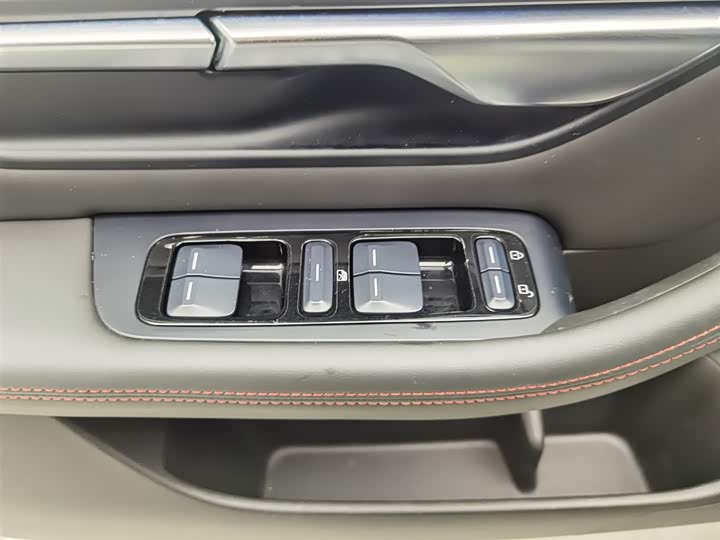 Фото 9 - XPeng P7