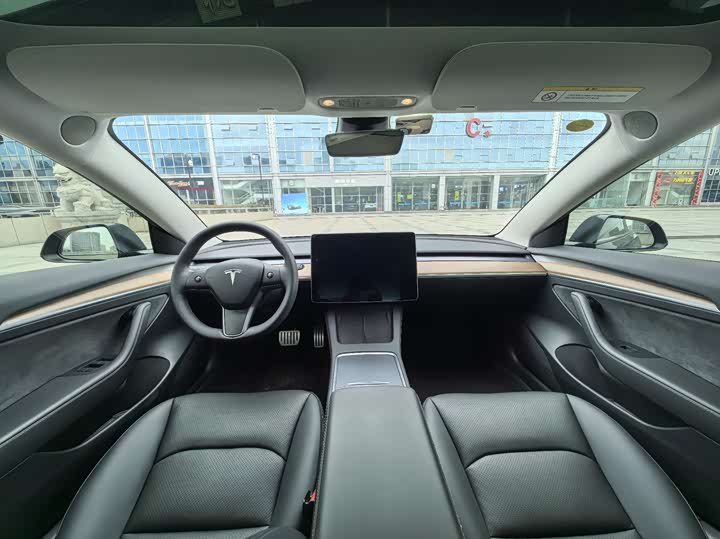 Фото 9 - Tesla Model 3