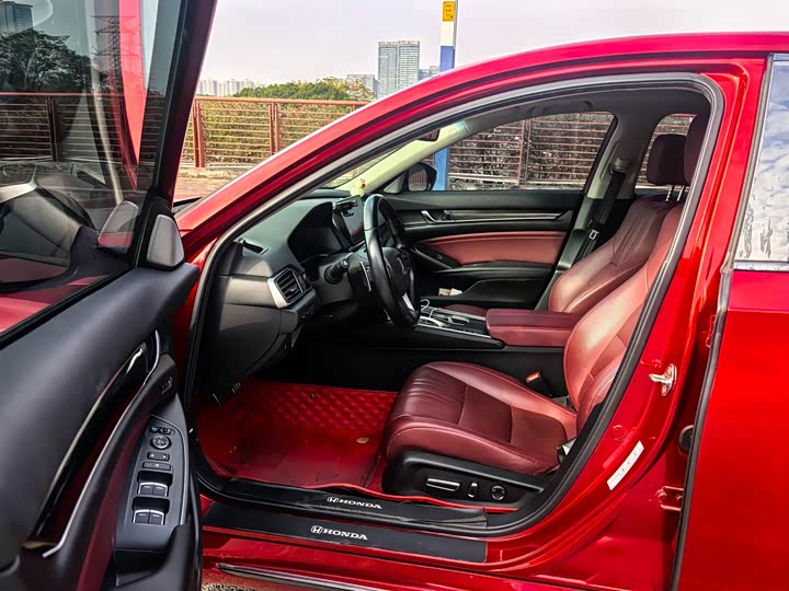 Фото 5 - Honda Accord