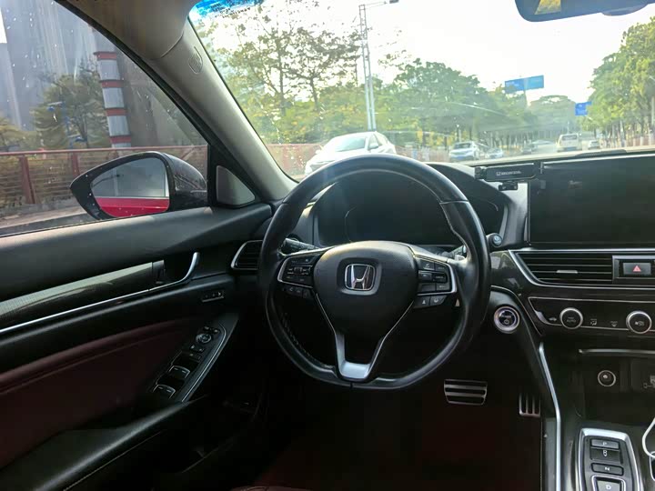Фото 7 - Honda Accord